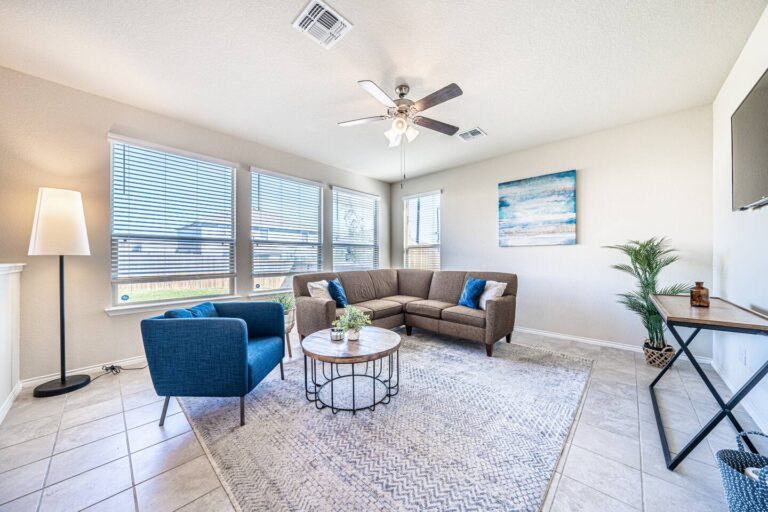 downstairs-living-room-killeen-short-term-rental