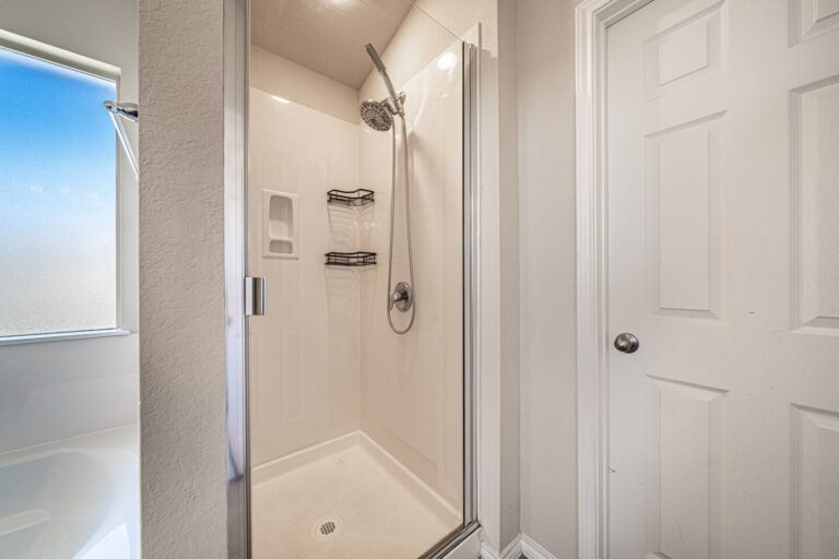 master-shower-killeen-short-term-rental
