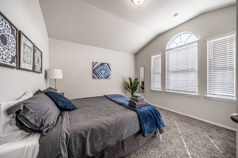 upstairs-bedroom-3-killeen-short-term-rental