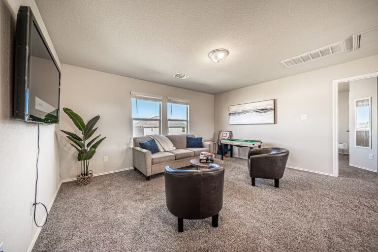 upstairs-living-room-killeen-short-term-rental